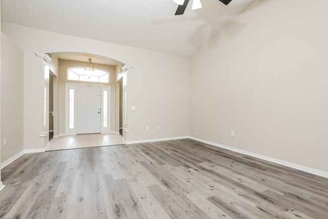 Building Photo - 1052 Sadie Ln