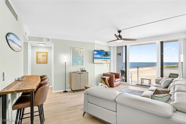 Foto del edificio - 58 N Collier Blvd