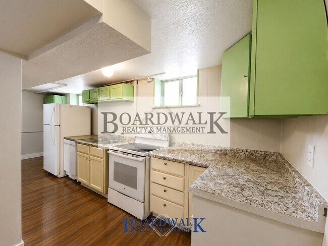 Foto del edificio - 2725 Lake St