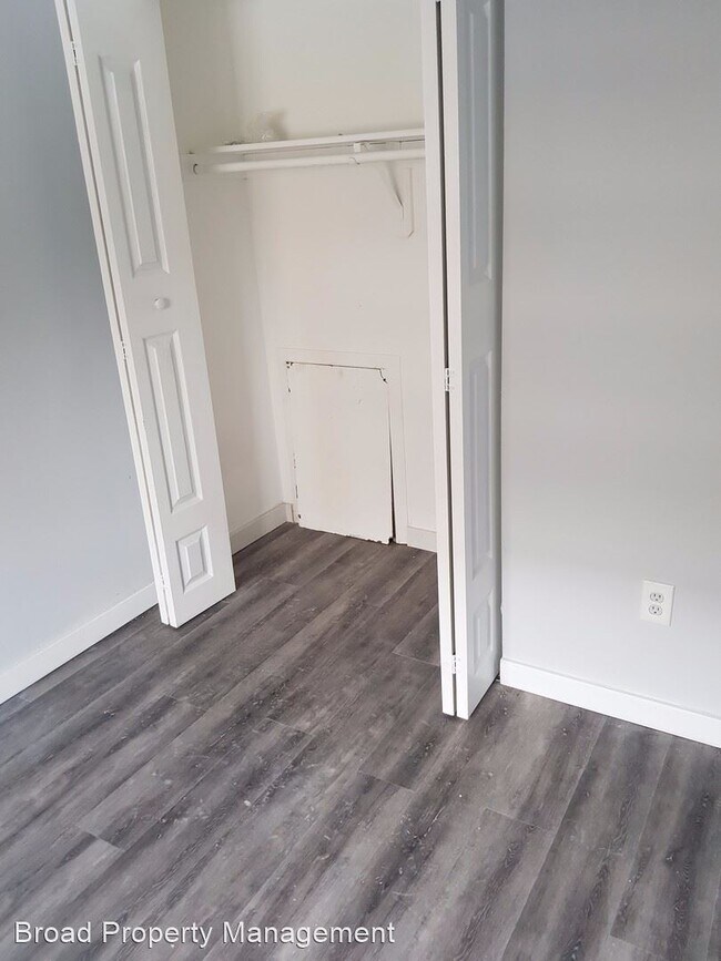 Building Photo - 2 br, 1 bath Apartment - 151 N. 9th Street