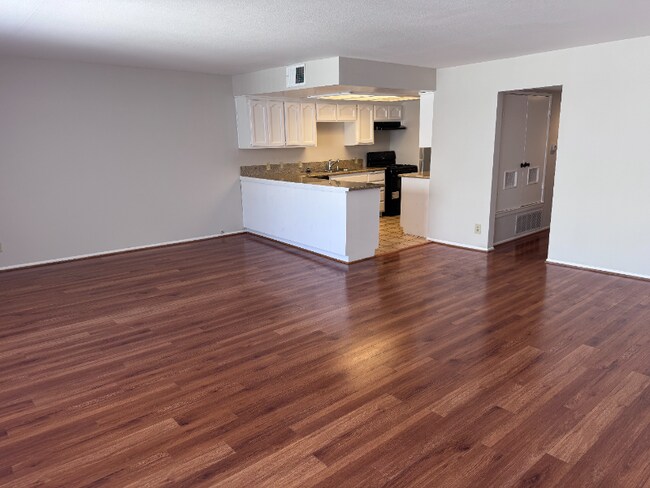 Foto del edificio - 421 N Kenneth Rd