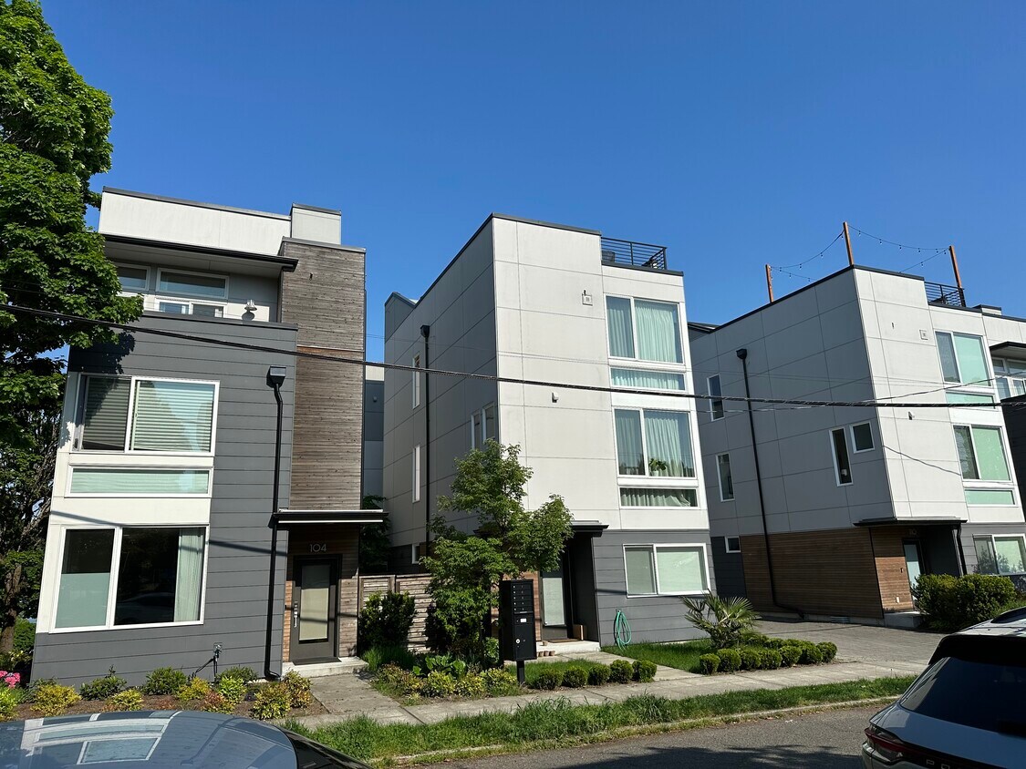One of 6 Isola built townhouses - 114 29th Ave S