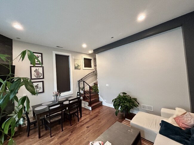 Foto del edificio - 1543 N Bosworth Ave