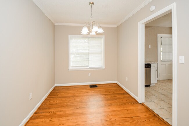 Building Photo - Charming 3-Bedroom Birmingham Home