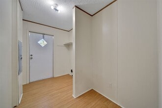 Building Photo - 2 Jacob St