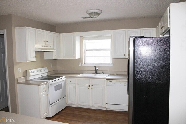 Building Photo - 75 Bretts Bend