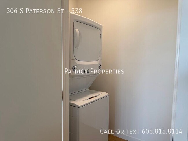 Foto del edificio - 306 S Paterson St