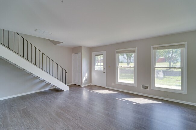 Foto del edificio - 1883 Jamestown Cir