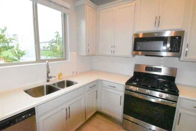 Building Photo - PREMIUM NEW CONSTRUCTION TOWN HOME IN TOWNS AT WHITE CEDAR
