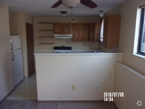 Building Photo - 555 W Berry Ave