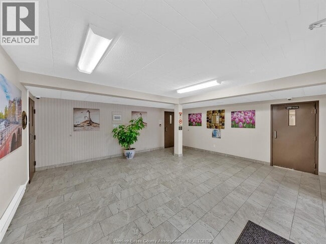 Photo du bâtiment - 6211 Thornberry Crescent