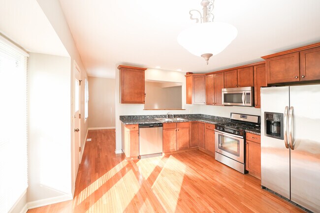 Foto del edificio - 1329 Stonegate Rd
