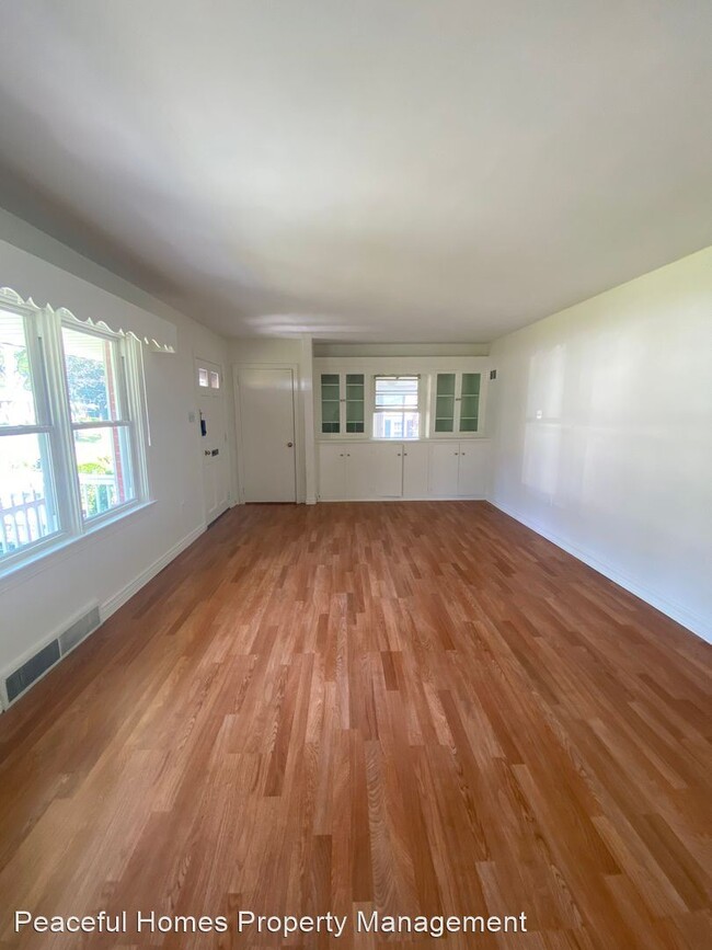Building Photo - 4 br, 2 bath House - 1766 Linwood Ave
