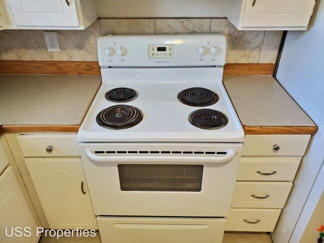 Building Photo - 580 S 470 E