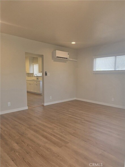 Foto del edificio - 3652 E 17th St