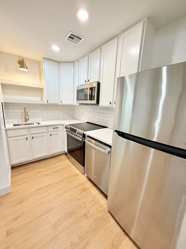 Photo - Quiet & Cute! Remodeled 1 Bed, 1 Bath Near... House