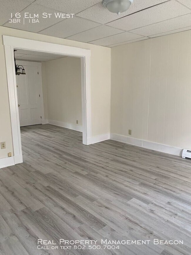 Building Photo - 3 BR/1 BA $1500 plus electric