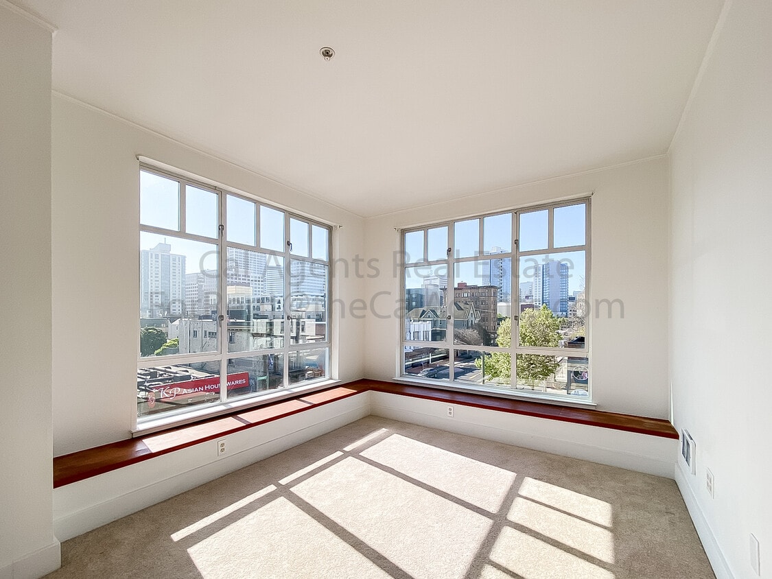 Primary Photo - 2407 Telegraph Ave