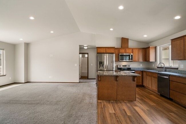 Building Photo - 131 George Lp