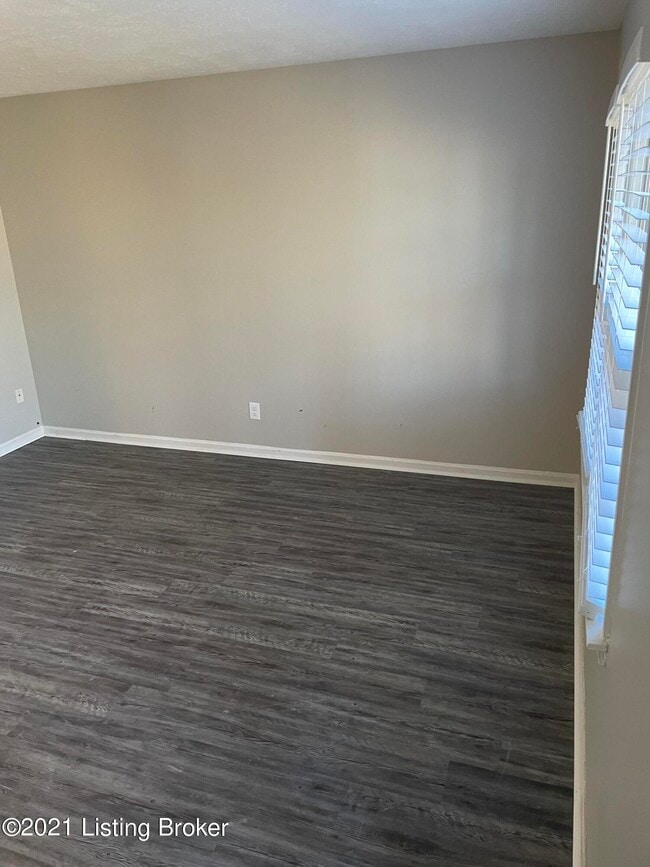 Building Photo - 2707 Riedling Dr