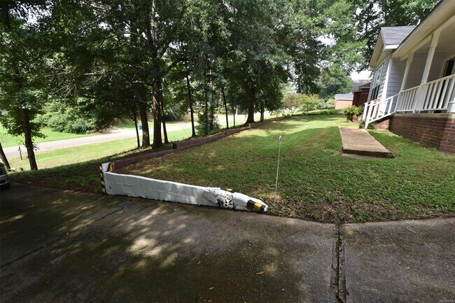 Foto del edificio - 109 Mountain Laurel Rd