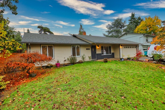 Exterior/ front lawn - 13408 SE 20th St