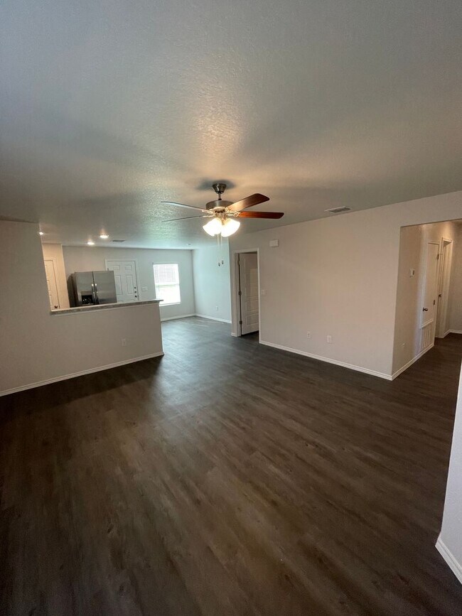 Foto del edificio - *MARCH MADNESS SAVINGS!* Three Bedroom | T...