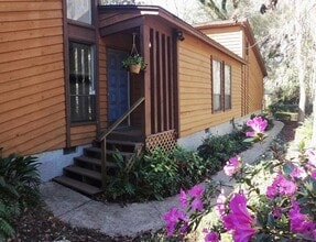 Building Photo - 2983 Bay Shore Dr