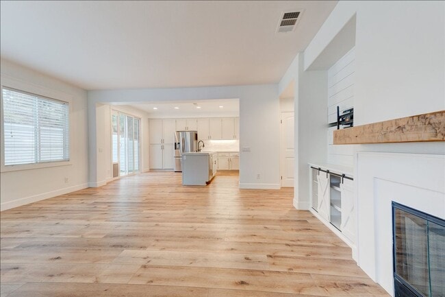 Building Photo - 467 Camino Verde