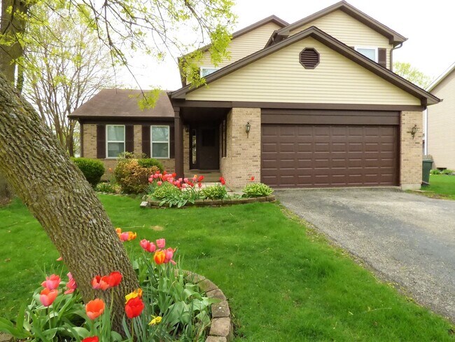 Building Photo - 341 Wooded Knoll Dr