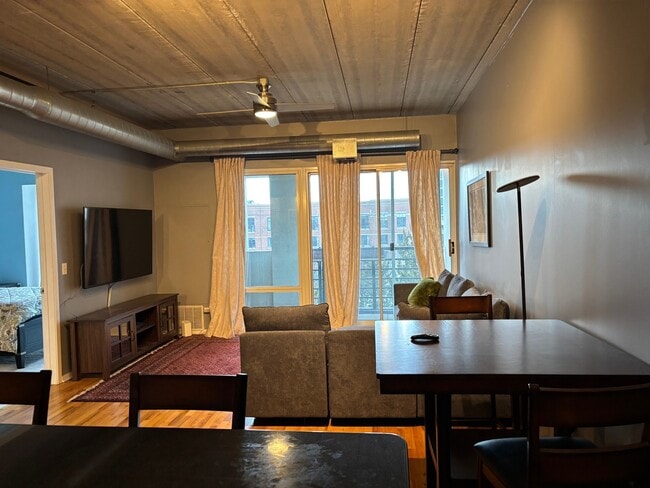 Foto del edificio - 1430 S Michigan Ave