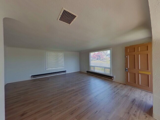 Foto del edificio - Updated 4 bedroom in South Eugene