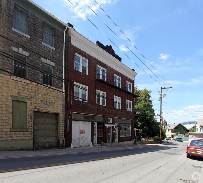Foto del edificio - 323 Baltimore Ave