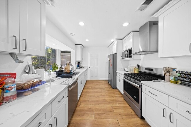 Foto del edificio - 17612 Webster Ave