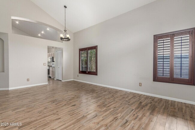 Foto del edificio - 2500 S Sunnyvale Ave