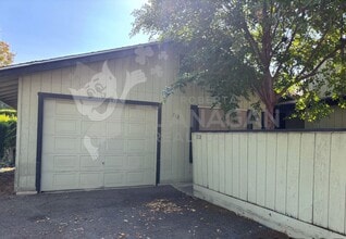 Building Photo - 712 W Yosemite Ave