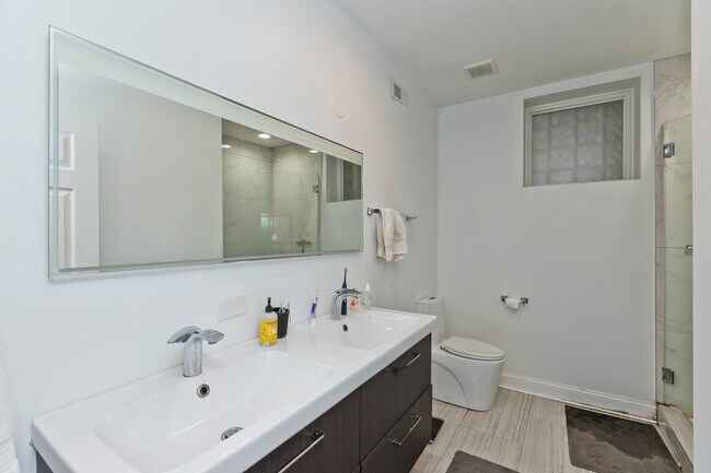 Foto del edificio - 857 W Wrightwood Ave