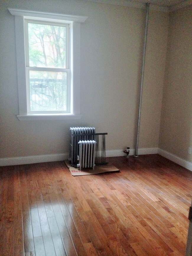 Building Photo - 140 Herkimer St