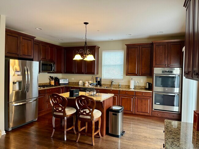 Foto del edificio - 1109 E Port Clinton Rd