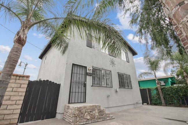 Building Photo - 1431 Quesada Ave