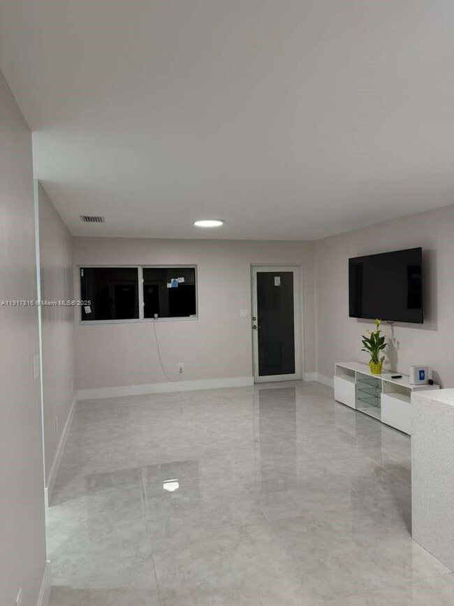 Building Photo - 7781 Simms St