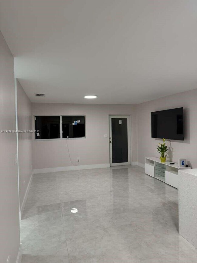 Foto del edificio - 7781 Simms St