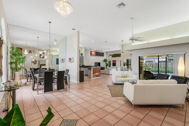 Foto del edificio - 1956 Lynton Cir