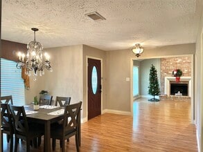 Building Photo - 3023 Sam Houston Dr