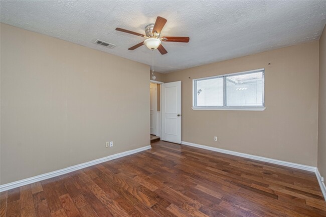 Foto del edificio - 16778 Glen Eagle Dr N