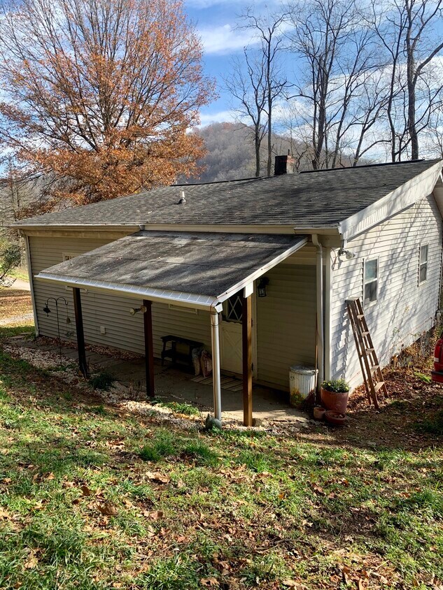 Primary Photo - 205 Opperman Dr