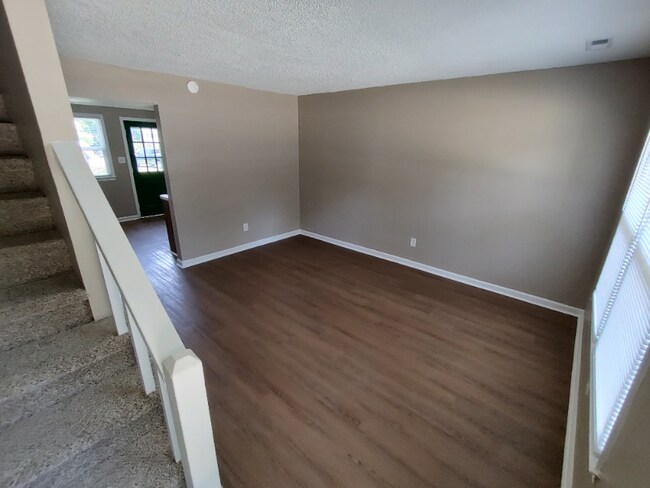 Foto del edificio - 703 Smithdale Dr