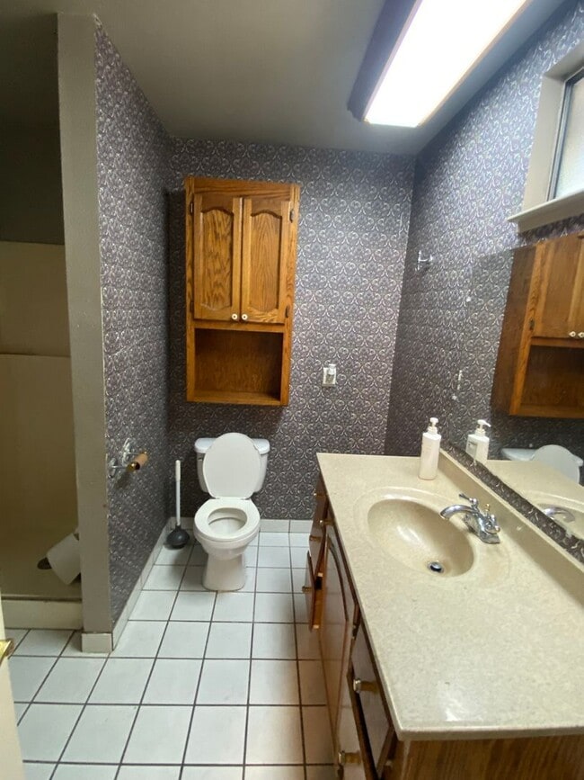 Foto del edificio - 1857 Crestwood Cir