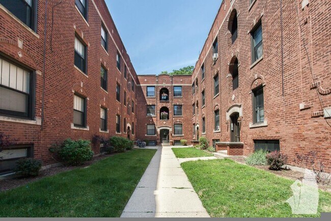 Foto del edificio - 2876 N Clark St