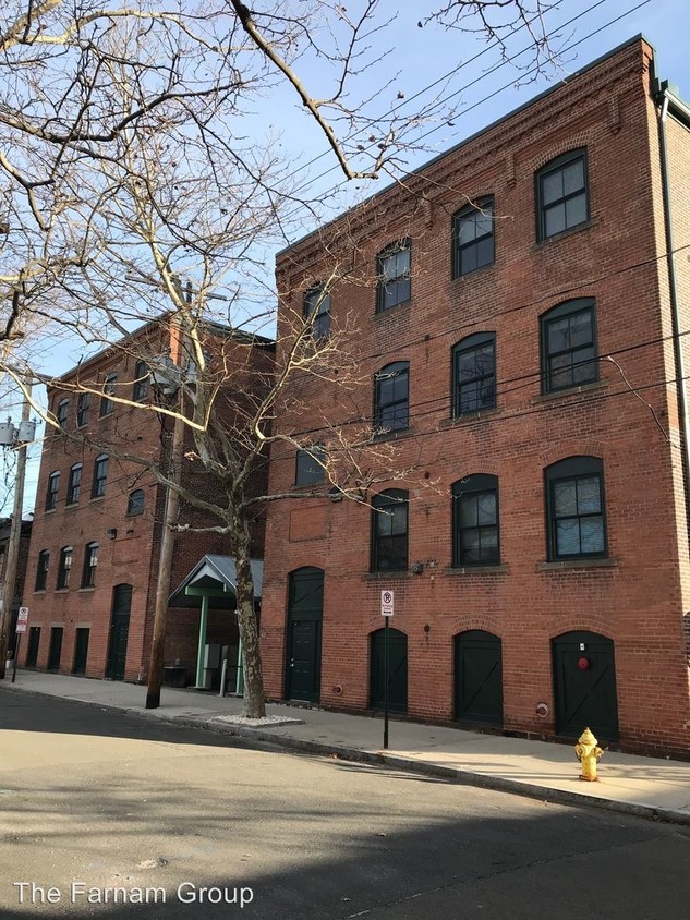 Primary Photo - 43 Chestnut St